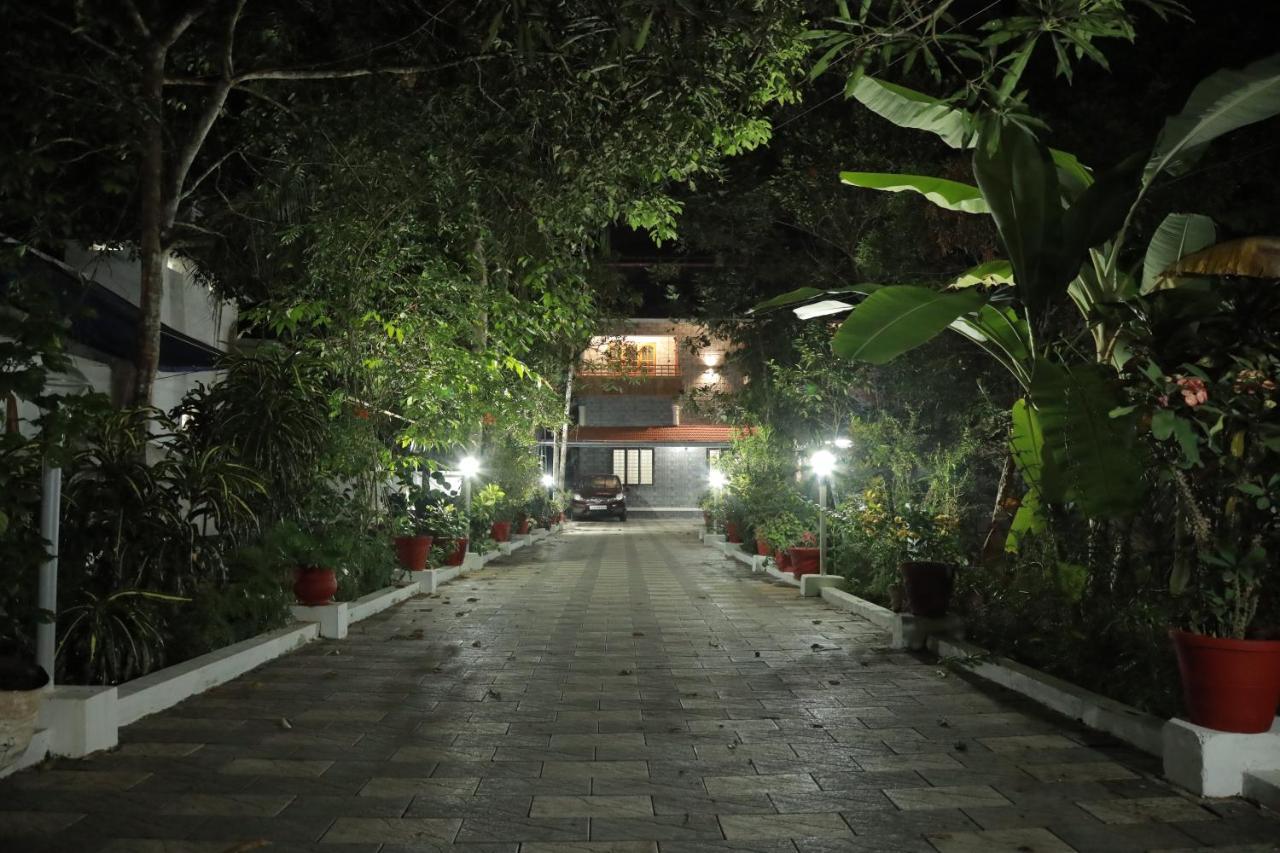 Anandam Stays - Premium 3Bhk Plush Homestay, Vaikom Near Kumarakom Екстериор снимка
