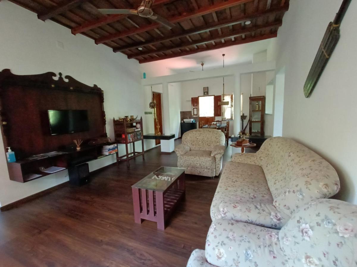 Anandam Stays - Premium 3Bhk Plush Homestay, Vaikom Near Kumarakom Екстериор снимка