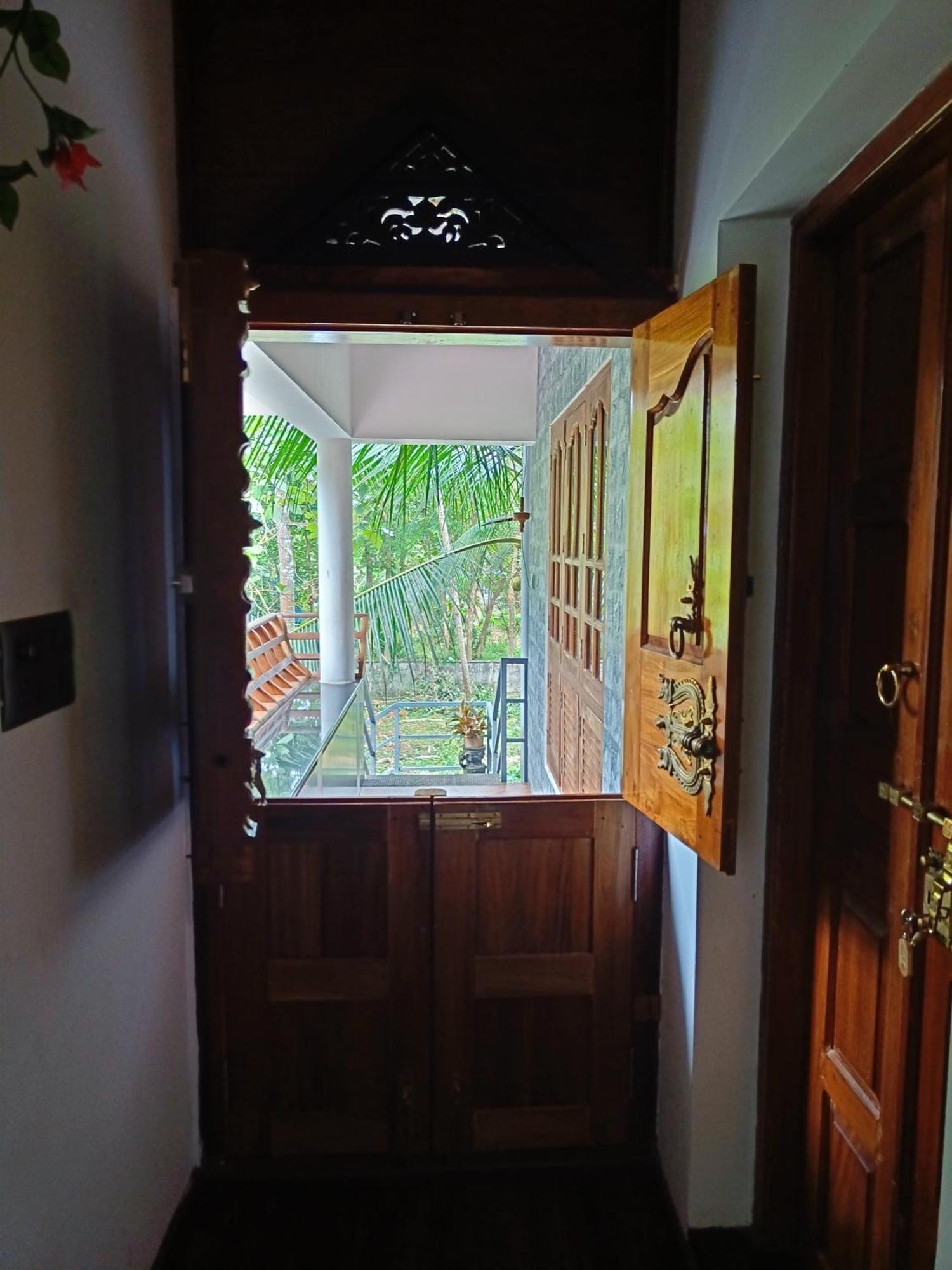 Anandam Stays - Premium 3Bhk Plush Homestay, Vaikom Near Kumarakom Екстериор снимка